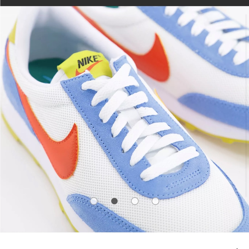Nike daybreak in university blue.. perfect condition never worn! Size 6.5 💙
